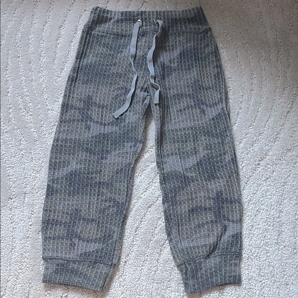 Random Hearts from Denny’s Lester’s Waffle Camo Jogger Pants